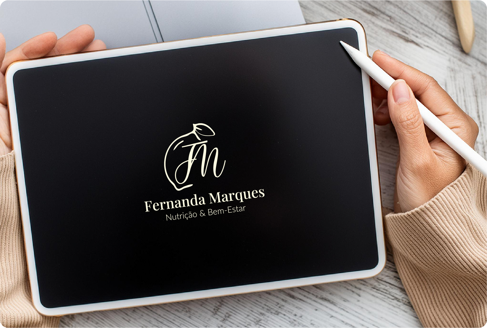 Fernanda Marques - Tipografia e Cores da Marca